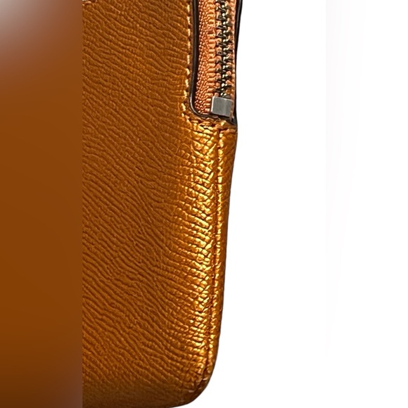 Coach 2018 F21070 RARE Orange Metallic Wristlet! AMAZING CONDITION🔥 - Picture 5 of 10